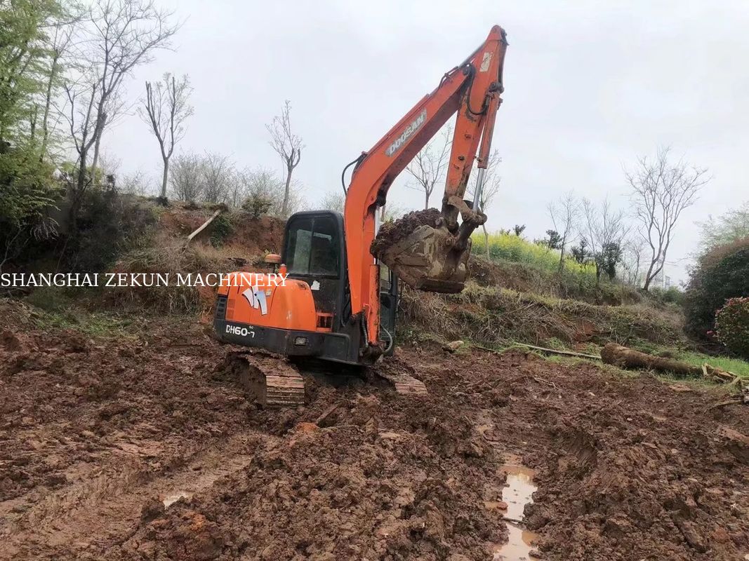 2010 EX60 bekas Mini Excavator 38.1kw Dengan katup hidraulik asli