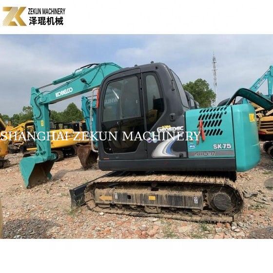Mini Kobelco SK75 SR UR Excavator dengan cat asli dan berat 6850 KG
