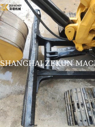 4 Ton Digunakan CAT 304 Excavator dengan kabin tertutup dan original silinder hidrolik