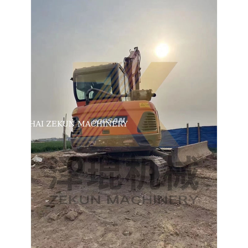 2015 digunakan Doosan DH60-7 Excavator dalam kondisi baik 5500 KG berat mesin