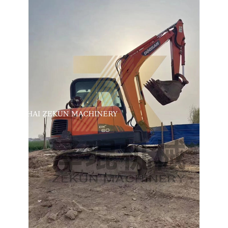 2015 digunakan Doosan DH60-7 Excavator dalam kondisi baik 5500 KG berat mesin