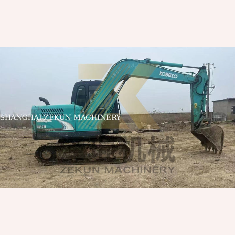 0.4m3 Kapasitas ember 2017 Digunakan Kobelco 907 E307D Sk75 Sk75-11 Penggali di Shanghai
