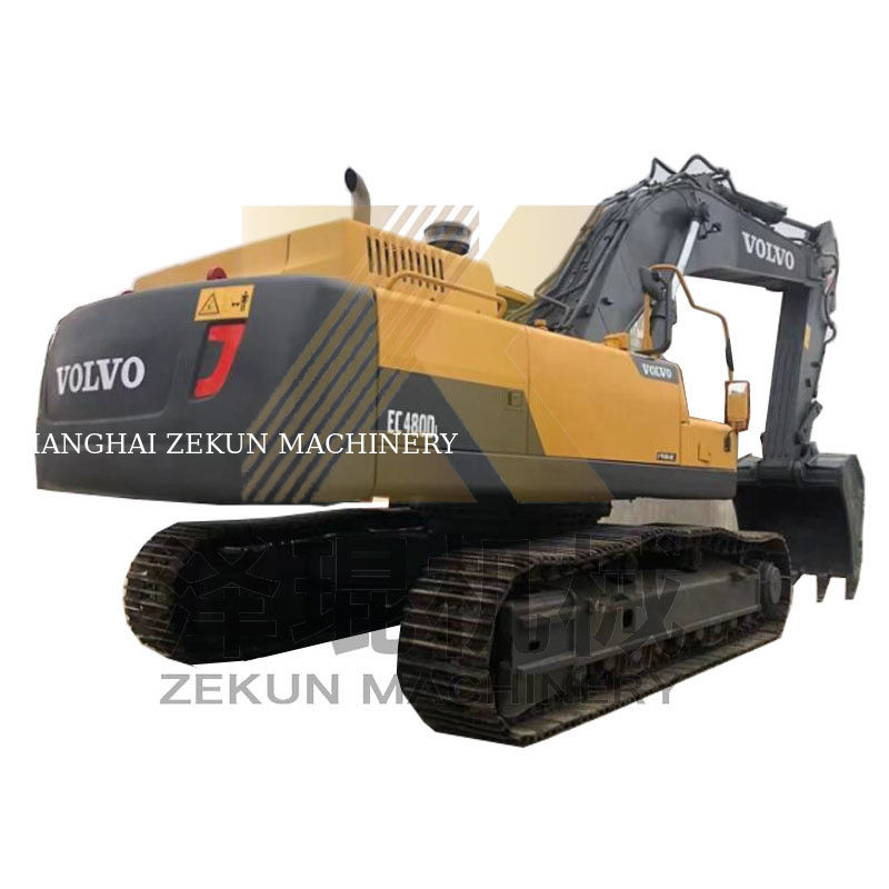 Digunakan Volvo EC480 Excavator dengan kapasitas ember 3,3 m3 dan katup hidrolik lainnya