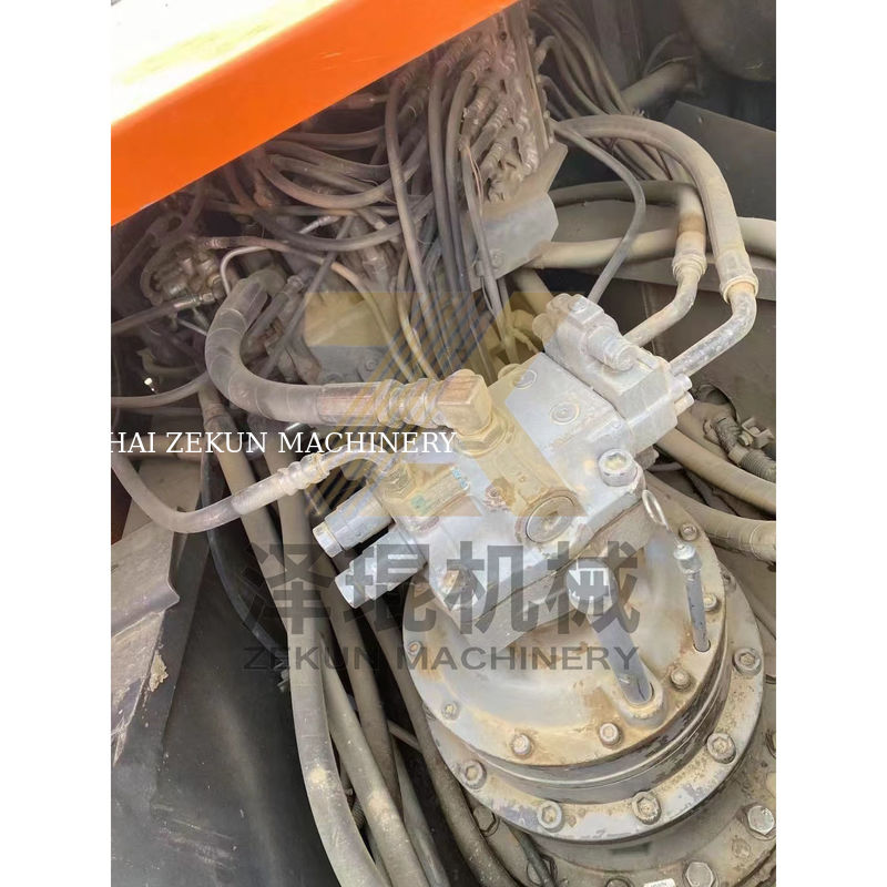 Digunakan Hitachi ZX350-3G Excavator dengan kapasitas ember 1,5 m3 dalam kondisi yang sangat baik