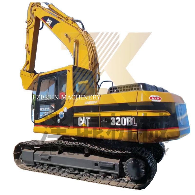 Digunakan Cat 320 BL Excavator dengan kapasitas ember 0,92 m3 dan 2001-4000 jam kerja