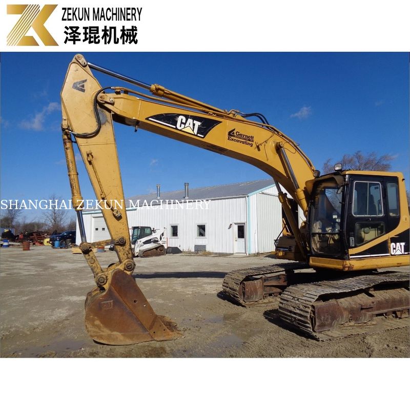 Penggalian Bumi Dimungkinkan Dengan CAT 320 BL Excavator dan 97kw Caterpillar Engine
