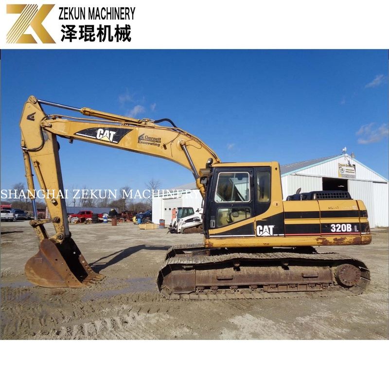 Penggalian Bumi Dimungkinkan Dengan CAT 320 BL Excavator dan 97kw Caterpillar Engine