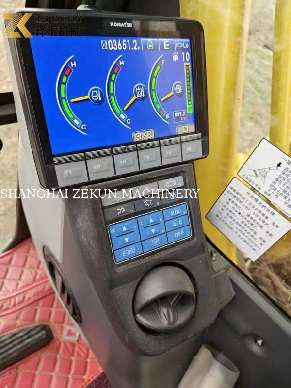 Digunakan Komatsu PC200-8MO Crawler Excavator 2001-4000 Jam Medium Size