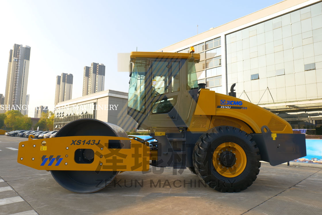 14ton XCMG XS143J Single Drum Vibratory Roller China Tahap II