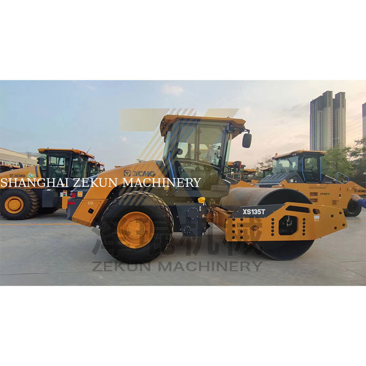 13ton XCMG XS135T Full Hydraulic Drum Roller EU Stage V Peralatan