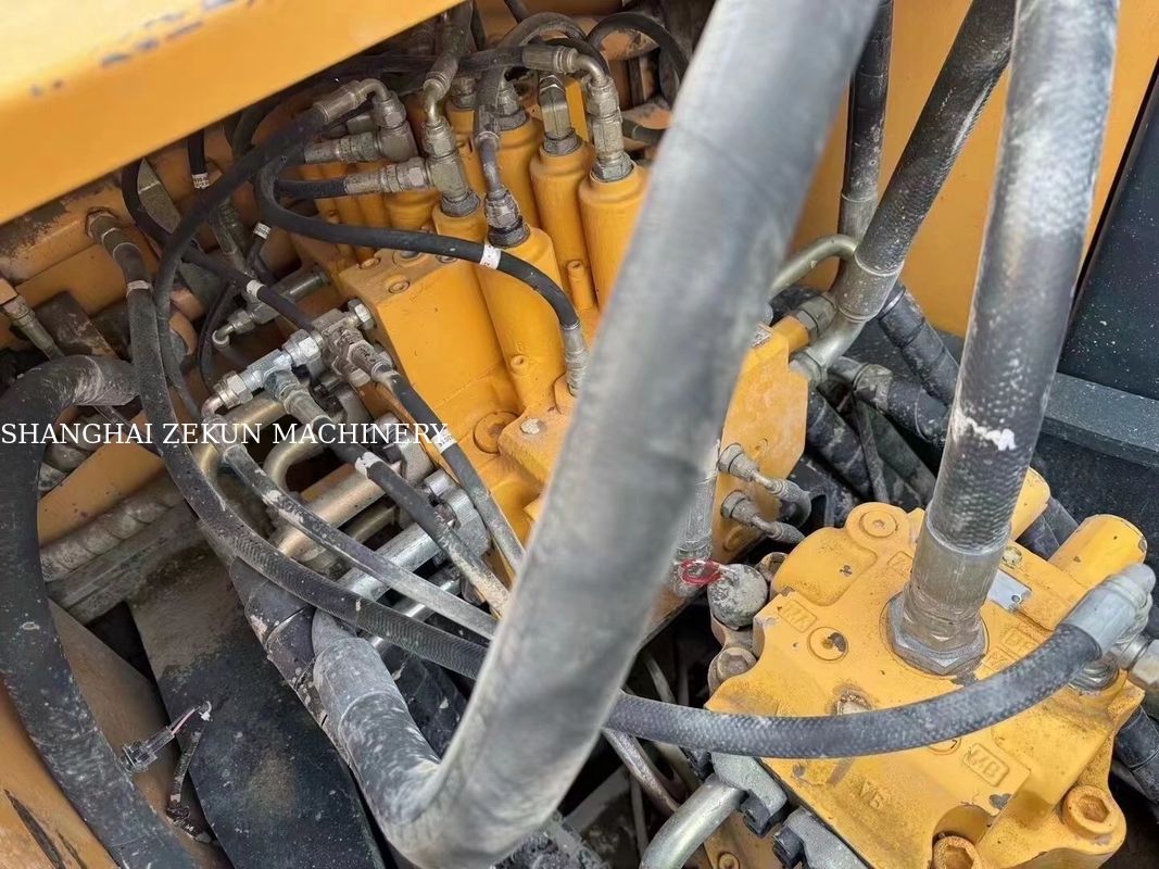 2018 R215VS Excavator 3 800 Jam Kerja Sempurna untuk Pekerjaan Berat