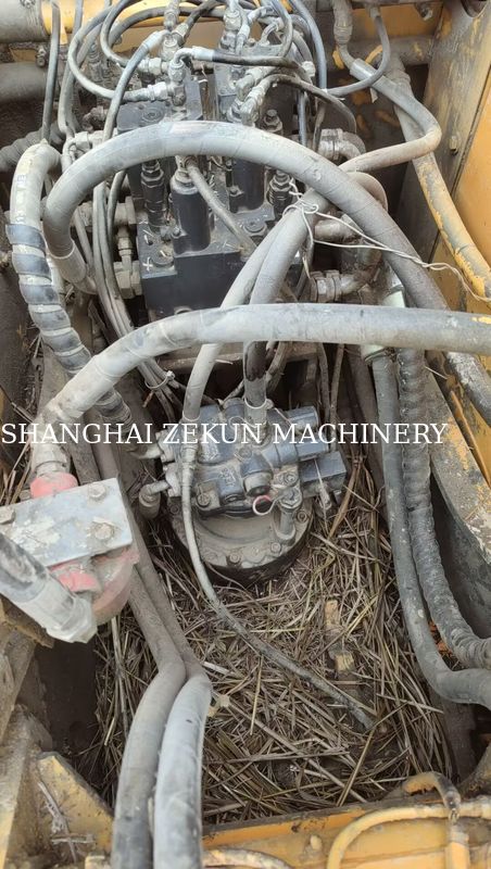 2015 Hyundai R150-9 Excavator Dengan Palu Dan 5.300 Jam Kerja Meningkatkan Produktivitas