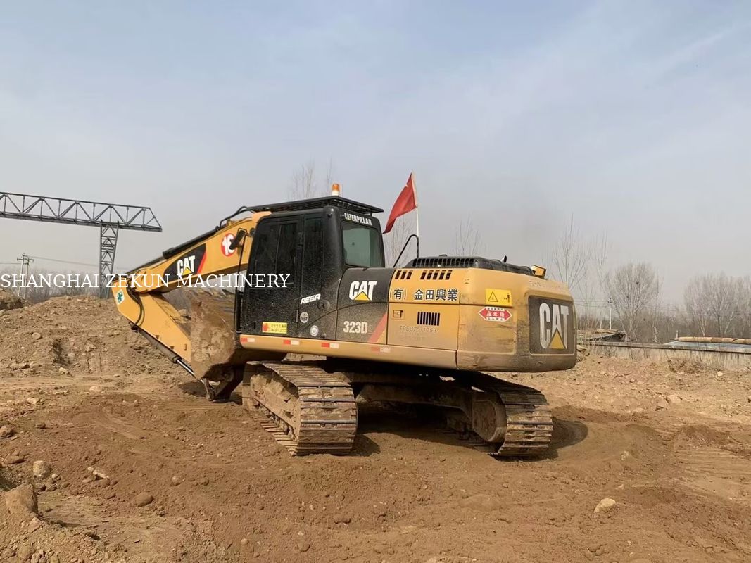 Serbaguna 2020 Cat 323D2 Excavator 23 Ton 4877 Jam Untuk Berbagai Aplikasi