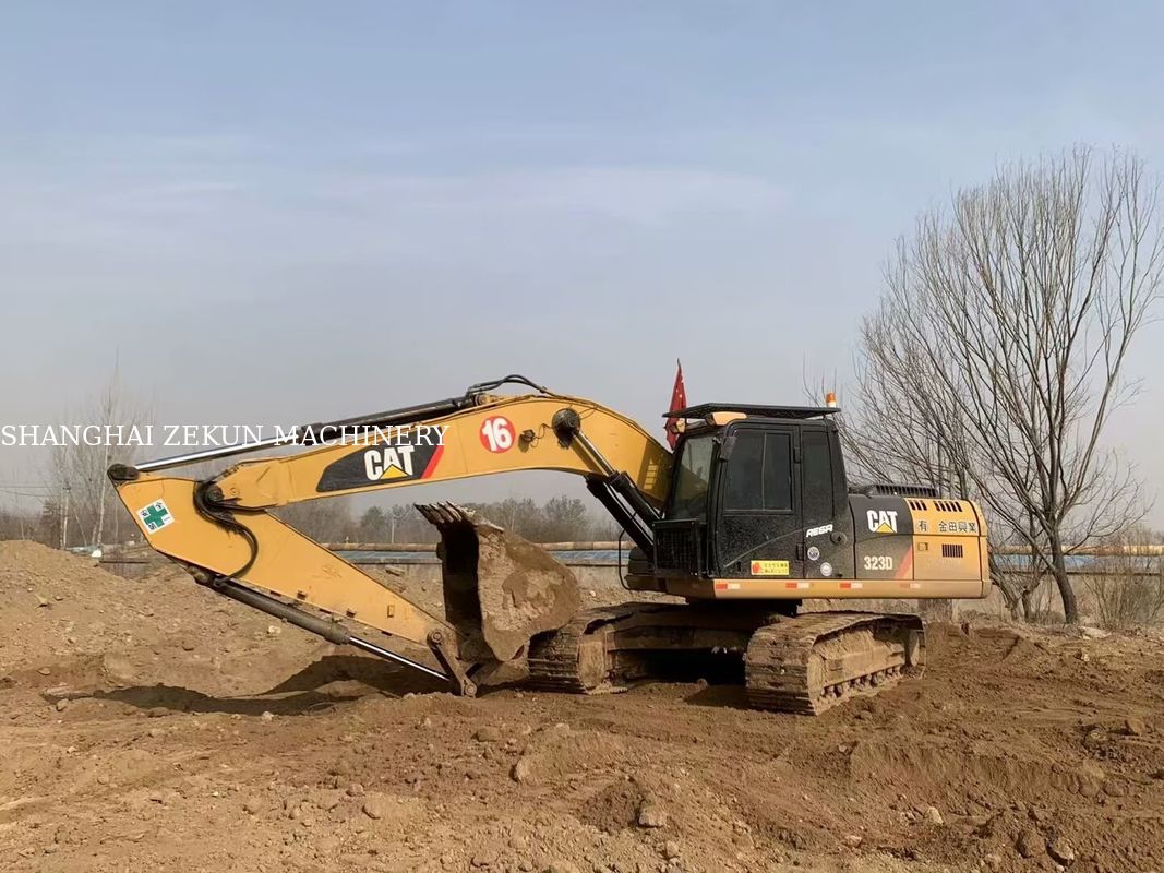Serbaguna 2020 Cat 323D2 Excavator 23 Ton 4877 Jam Untuk Berbagai Aplikasi