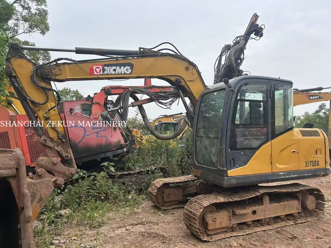 2021 XCMG XE75DA Hydraulic Crawler Excavator Kelas 7,5 Ton Dengan Pemecah Dan Attachment Grip