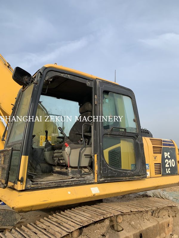 2015 Komatsu PC210LC-8MO Excavator Dengan Berat Operasi 100 Kg Dan Max Digging Jangkauan 9