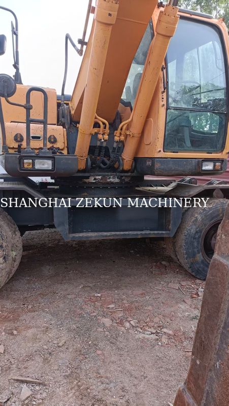 Hyundai R210W-9 Excavator Beroda 330 L Kapasitas Tangki Bahan Bakar Dan Katup Hidraulik