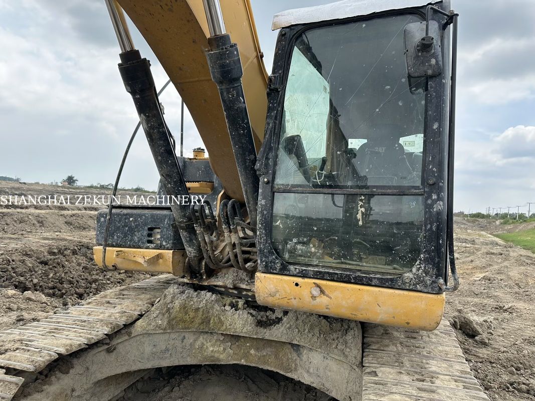 2014 CAT 320D2 Excavator 10 812hrs Dan Kinerja Hidrakulik Aliran 2 × 214 L/menit Kecepatan perjalanan 3,5 / 5,5 Km/jam