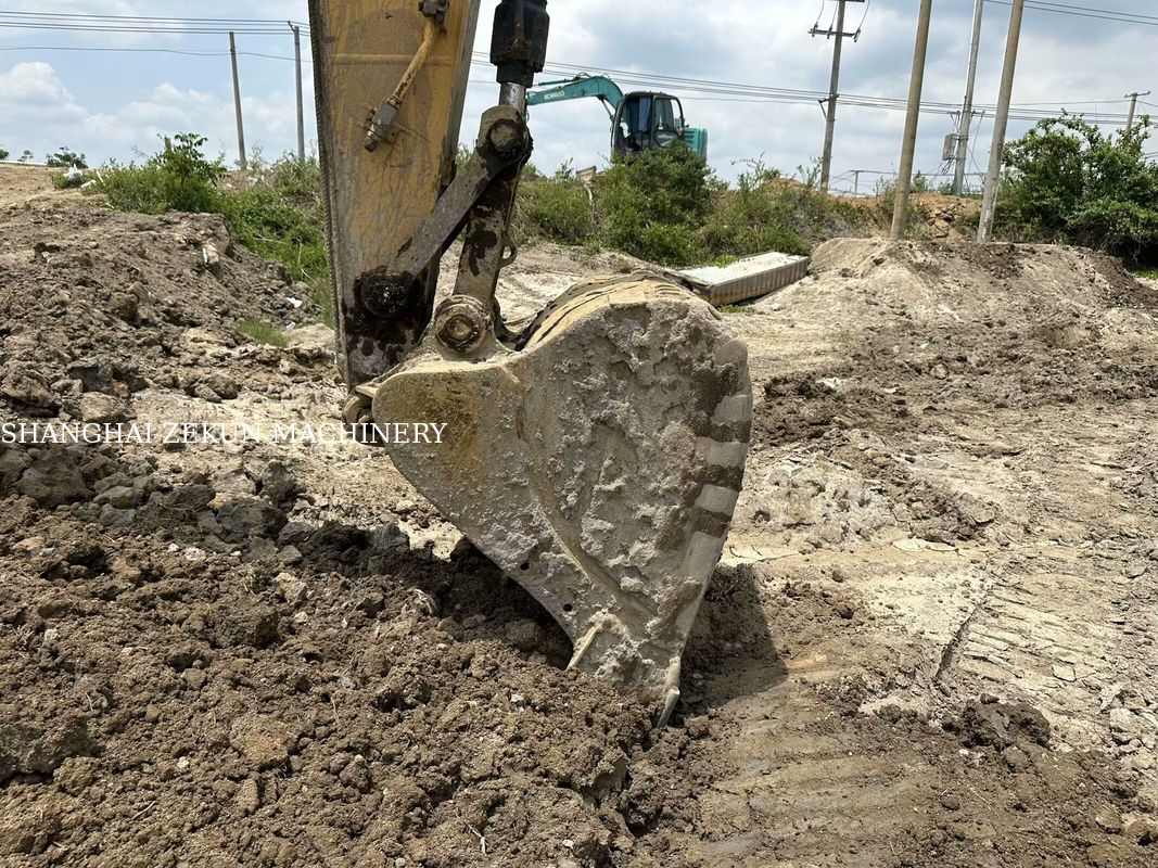 2014 CAT 320D2 Excavator 10 812hrs Dan Kinerja Hidrakulik Aliran 2 × 214 L/menit Kecepatan perjalanan 3,5 / 5,5 Km/jam