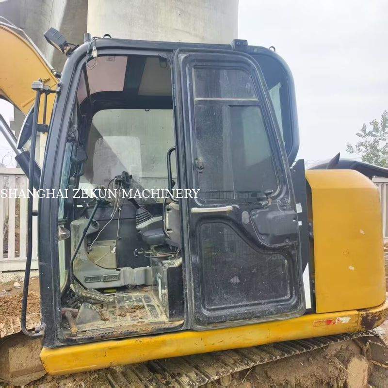 Ekskavator CAT 307E2 2017 12544 jam Tinggi Pembuangan Maks 070 mm Tekanan Hidrolik 28 MPa