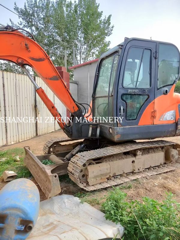 Ekskavator Doosan DX60 2013 Dengan Tekanan Hidrolik 27.5 MPa Dan Tinggi Penggalian Maksimum 800 mm