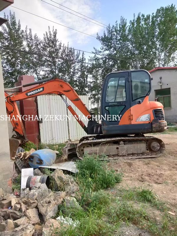 Ekskavator Doosan DX60 2013 Dengan Tekanan Hidrolik 27.5 MPa Dan Tinggi Penggalian Maksimum 800 mm